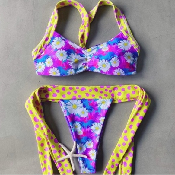 NWT Medium Moana Bikini Chewy Cheesecake Purple and Yellow Floral Bikini - Picture 2 of 5
